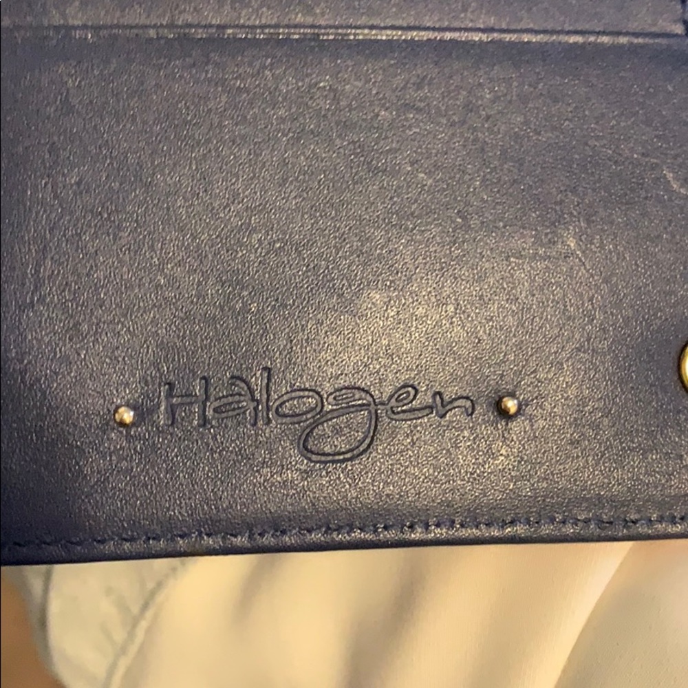 5 for 20.00 Halogen crossbody wallet - Picture 7 of 8